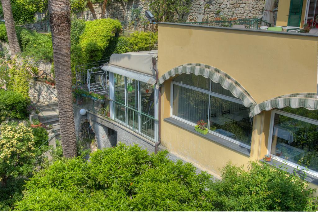 Hotel Deutsche Familien 菲纳莱利古雷 外观 照片